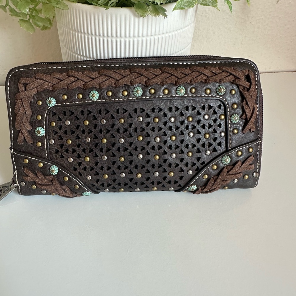 Elegant Brown and Black Women's Wallet with‎ Cut-Out Design
